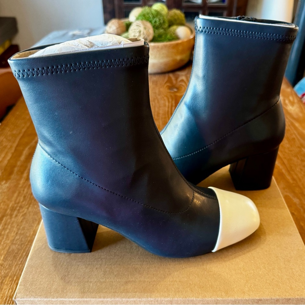 NIB navy & ivory BC Footwear Told Ya So short boots 8.5M - Picture 9 of 14